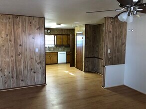 109 Broadmoor Dr in Fredericksburg, TX - Foto de edificio - Building Photo