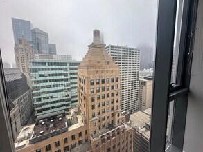 227 W Lake St in Chicago, IL - Building Photo - Building Photo