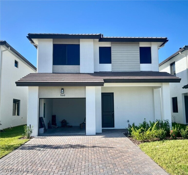 5860 Agostino Way in Ave Maria, FL - Building Photo