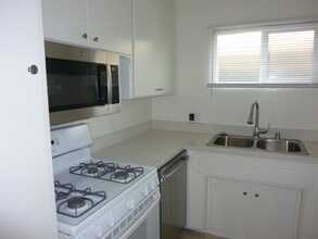 Palms in Gardena, CA - Building Photo - Building Photo