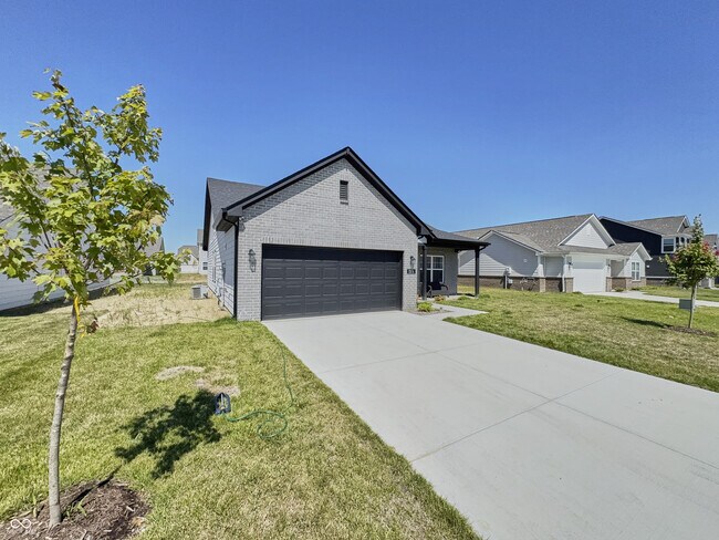 1374 Saguaro Wy in Greenwood, IN - Building Photo - Building Photo