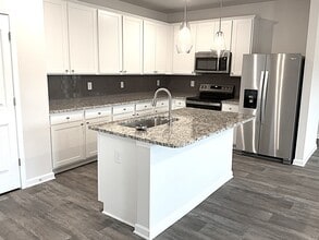 3160 Emberly Dr in Roebuck, SC - Building Photo - Building Photo