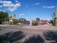 Building Photo - Fairmount Manor Apartments in Tucson, Arizona