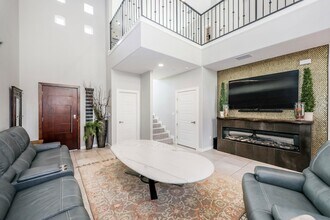 9653 McPherson Rd, Unit 205 in Laredo, TX - Building Photo - Building Photo
