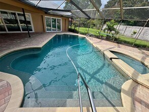 2715 Montague Ct E in Clearwater, FL - Building Photo - Building Photo