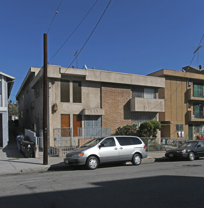 717 New Depot St in Los Angeles, CA - Building Photo