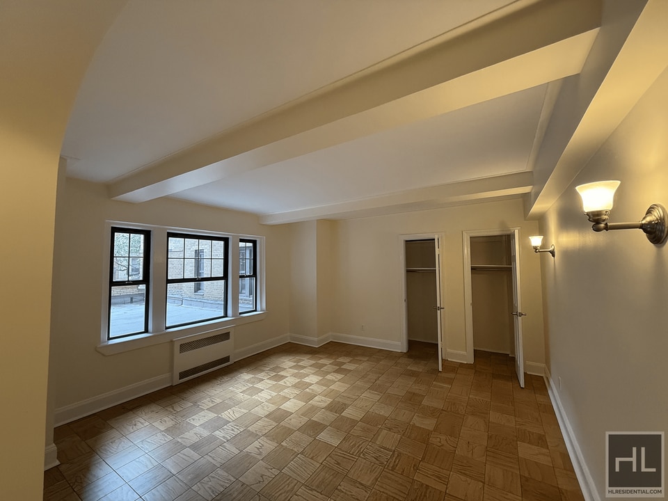 Christopher Street in New York, NY - Building Photo