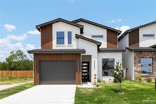 16 Solar E Dr in McAllen, TX - Building Photo