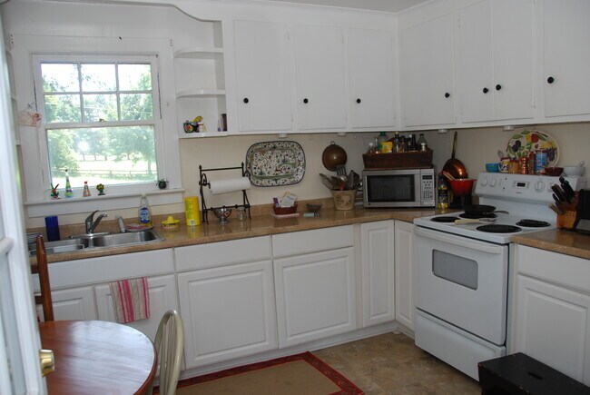 1140 Lower Pindell Rd in Lothian, MD - Building Photo - Building Photo
