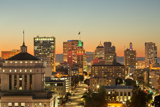 1200 Lakeshore in Oakland, CA - Foto de edificio - Building Photo