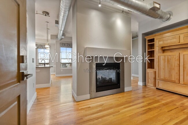10111 Inverness Main St