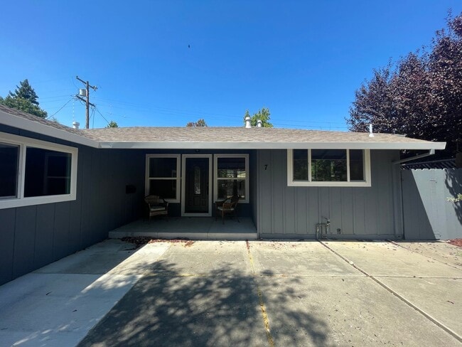 7 Greenwood Pl in Menlo Park, CA - Building Photo - Building Photo