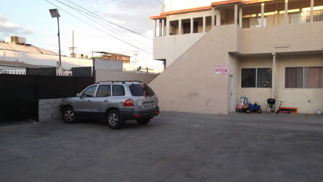 1317 Arapahoe St in Los Angeles, CA - Foto de edificio - Building Photo