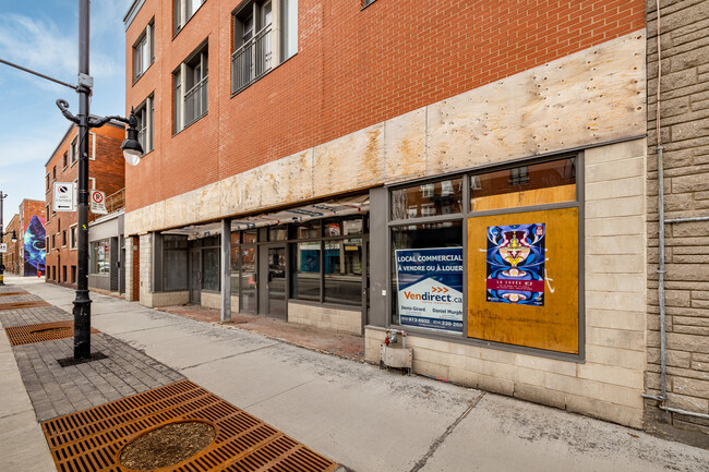 4720-4722 Sainte-Catherine Rue E in Montréal, QC - Building Photo - Building Photo