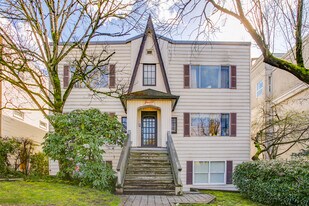 2536 4th Av W in Vancouver, BC - Building Photo