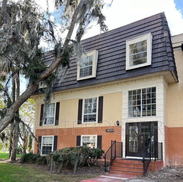 4132 Versailles Dr in Orlando, FL - Building Photo