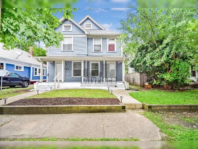 property at 413 N Oxford St