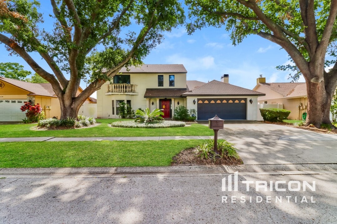 8637 Leighton Dr in Tampa, FL - Building Photo