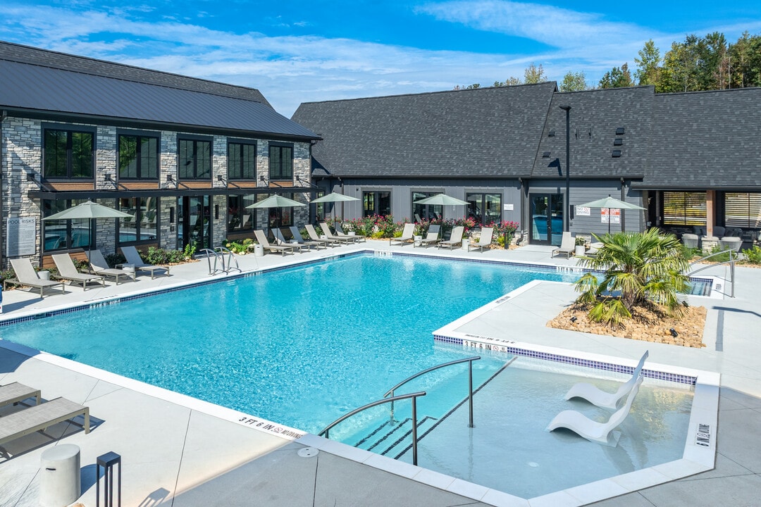 The Pullman Luxury Apartments in Atlanta, GA - Building Photo