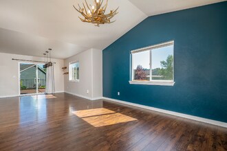 402 Mill Creek Ct in Bigfork, MT - Building Photo - Building Photo