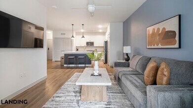 11214 N FM 620 in Austin, TX - Foto de edificio - Building Photo