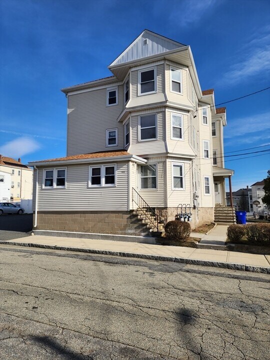 146 Middlesex St in Fall River, MA - Building Photo