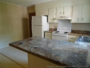 7606 Jennings Ln in Fayetteville, NC - Foto de edificio - Building Photo