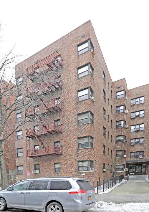 13327 Sanford Ave in Flushing, NY - Building Photo