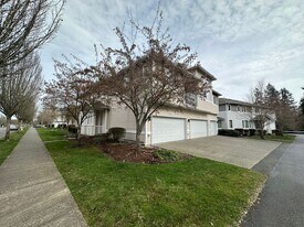 2125 Bobs Hollow Ln in Dupont, WA - Building Photo