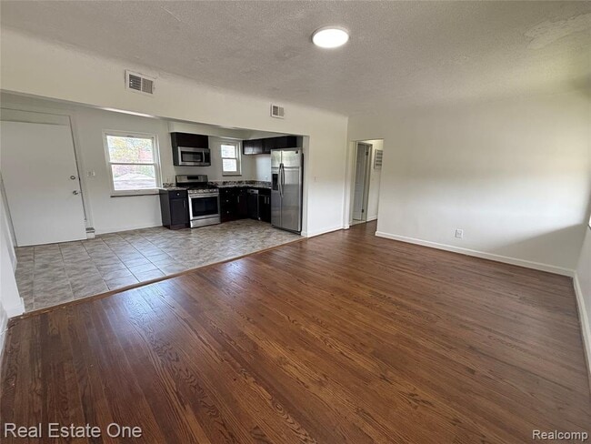 24720 Michigan Ave in Dearborn, MI - Building Photo - Building Photo