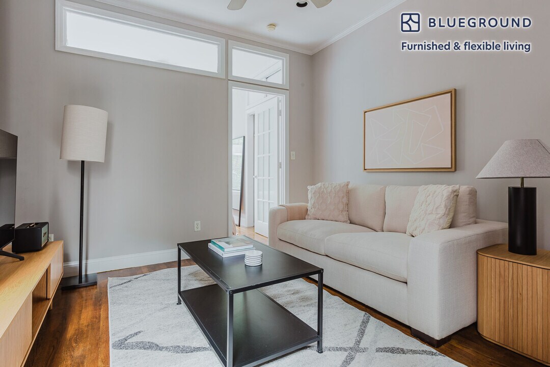 246 Mott St in New York, NY - Building Photo