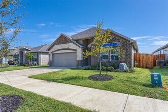 2705 Starling St in Denton, TX - Building Photo - Building Photo