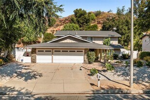 27045 Esward Dr in Calabasas, CA - Building Photo
