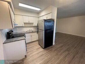 700 SE 13th St in Fort Lauderdale, FL - Building Photo - Building Photo