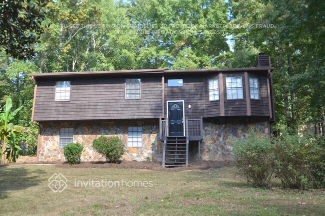 property at 2685 Hyde Cir NW