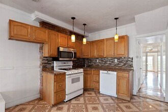 362 Pacific Ave-Unit -3 in Jersey City, NJ - Building Photo - Building Photo