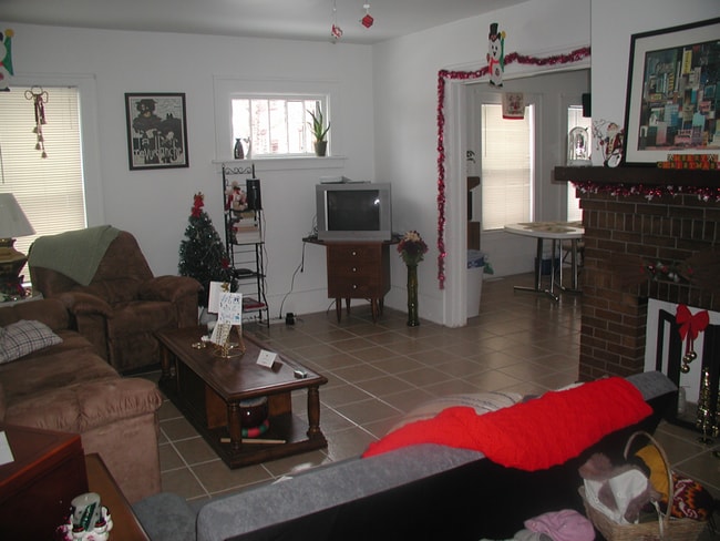232 Sassafras St in Erie, PA - Building Photo - Building Photo