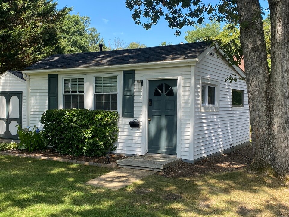 9289 Meadow Crossing Way, Unit A in Fairfax Station, VA - Building Photo