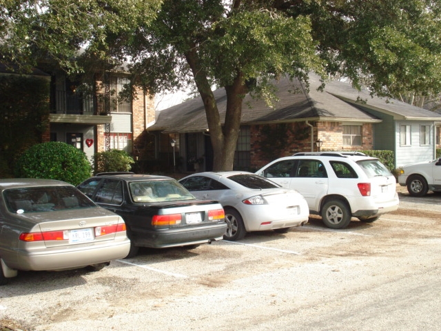 Sweetwater Apartments in Wharton, TX - Building Photo