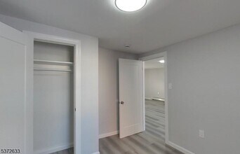 130 1st St in Elizabeth, NJ - Building Photo - Building Photo