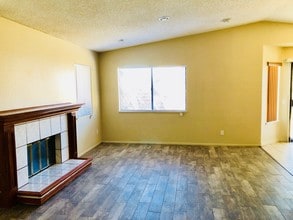 37007 Pond Ave in Palmdale, CA - Building Photo - Building Photo