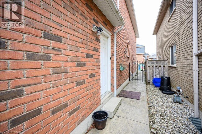 78 Pantano Dr in Hamilton, ON - Building Photo - Building Photo