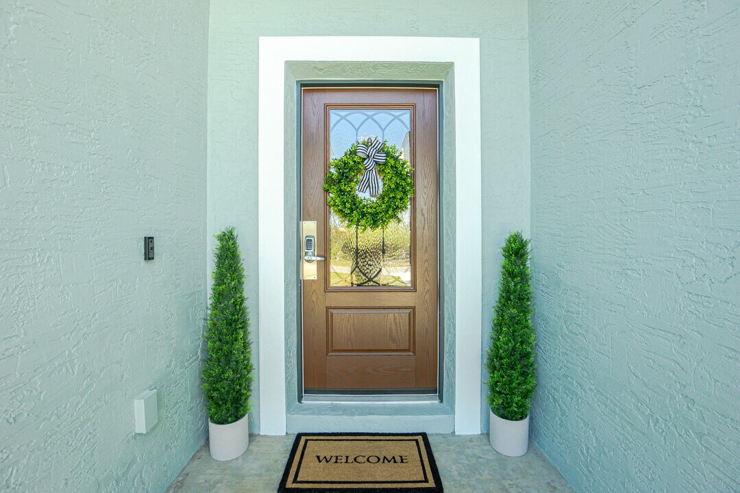 114 Lomas Rd in Rotonda West, FL - Building Photo