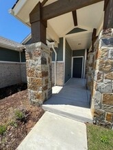 327 Pleasant Vw in Harrah, OK - Building Photo - Building Photo