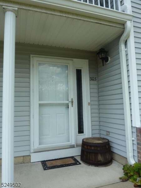 303 Mercer Ct in Hackettstown, NJ - Building Photo - Building Photo
