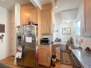 20 Concord Ave, Unit 2 in Somerville, MA - Foto de edificio - Building Photo