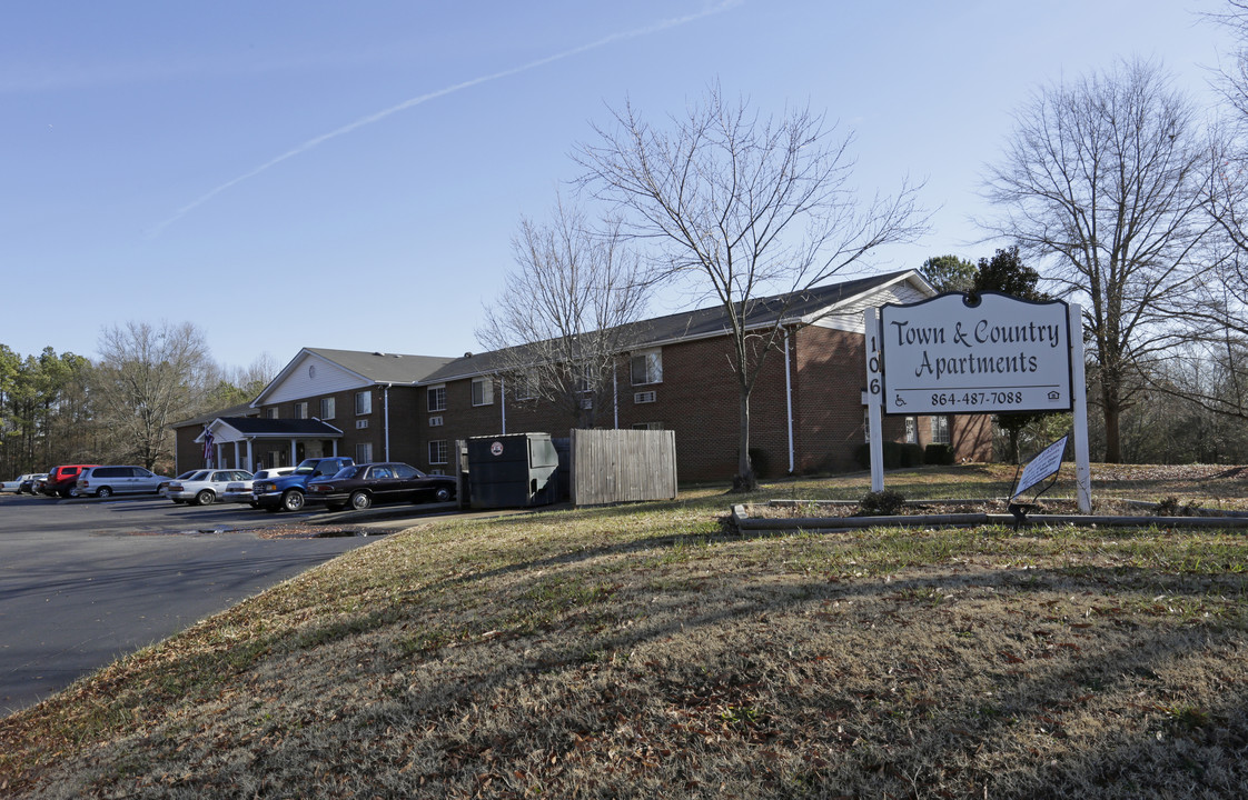 Town and Country Apartments in Gaffney, SC - Building Photo