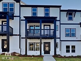 415 Lincoln St in Woodstock, GA - Building Photo