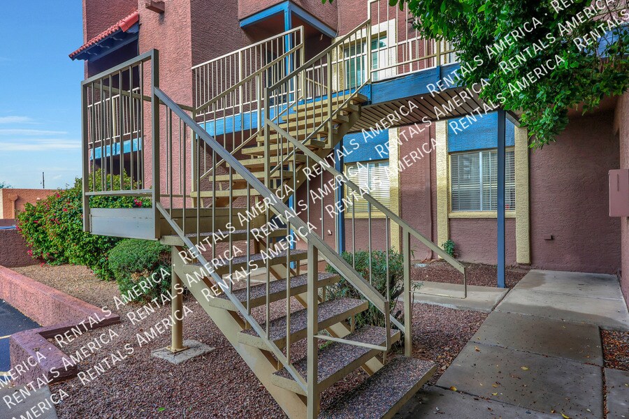 16602 N 25th St in Phoenix, AZ - Building Photo