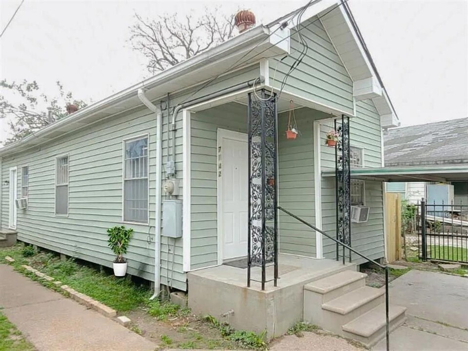 7142 Avenue K in Houston, TX - Building Photo